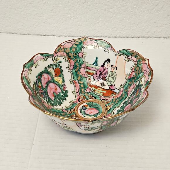 Antique Chinese Lotus shaped medallion Famille rose Canton Guangxu BOWL 3" x 6" - Picture 3 of 4